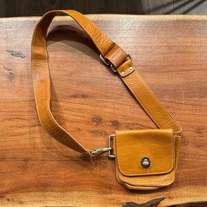 Tan Leather Crossbody Bag - ROOTS